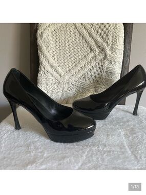 Yves Saint Laurent Shiny Black Heels